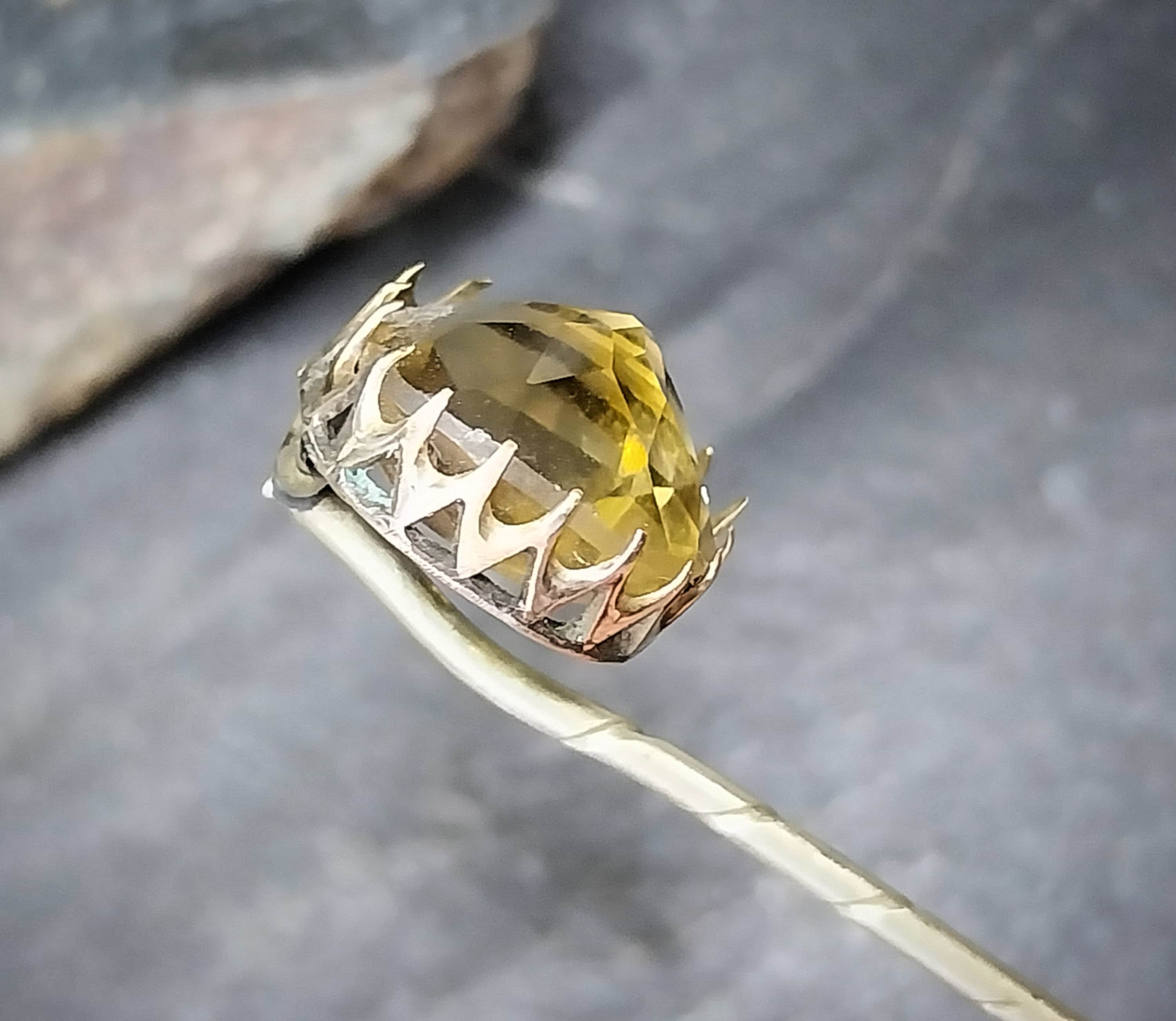 Antique 14ct GOLD STICK PIN  with Smoky Quartz gemstone  - 2.1g