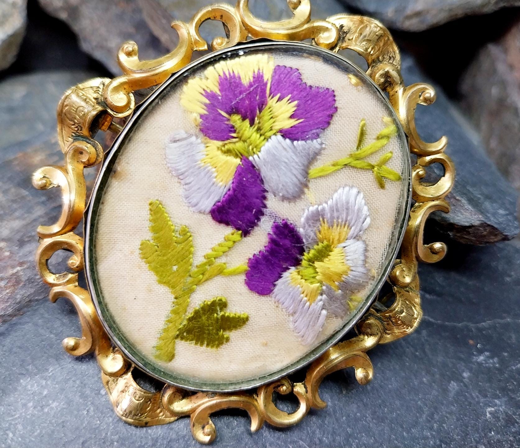 Victorian Large LOCKET BROOCH Pendant with Embroidered Forget me not Flowers - 24.4g