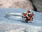 SILVER RING with Garnet Cluster, hallmarked 1977 - uk size N (us 6.5) - 6.4g