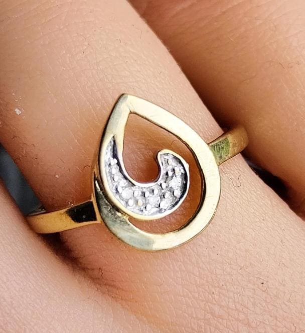 Vintage 9ct GOLD Teardrop Diamond RING - Size UK P 1/2 (us 8) - 1.9g