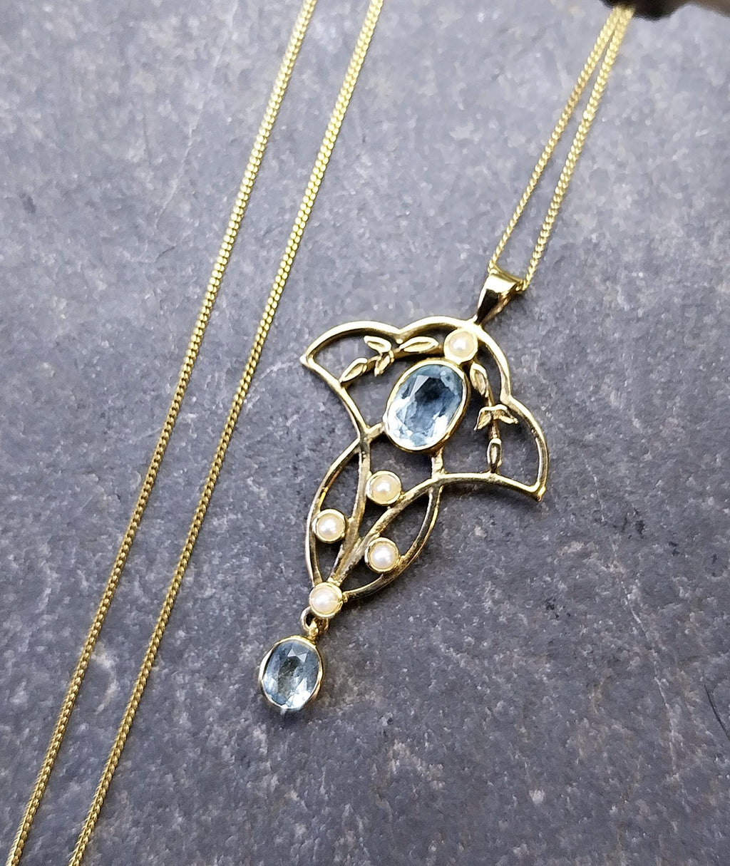 Vintage 9ct Gold Blue Topaz and Seed Pearl Pendant Necklace on 18" chain - 2.8g