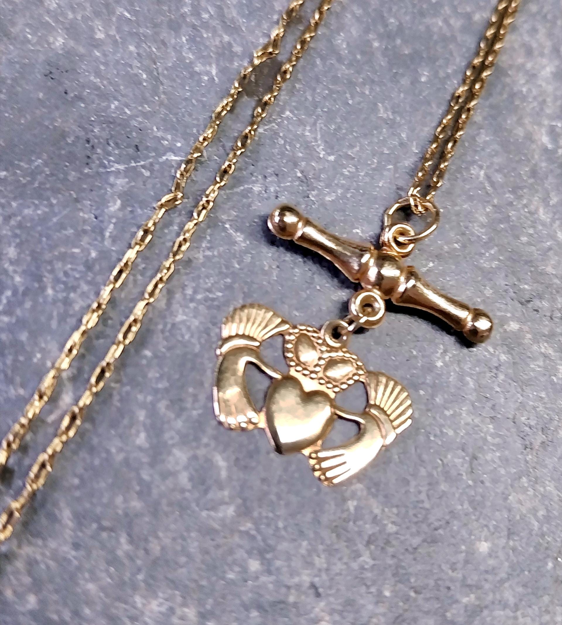 Vintage 9ct GOLD Celtic CLADDAGH T-BAR Necklace, on 20" Gold Chain - 1.8g