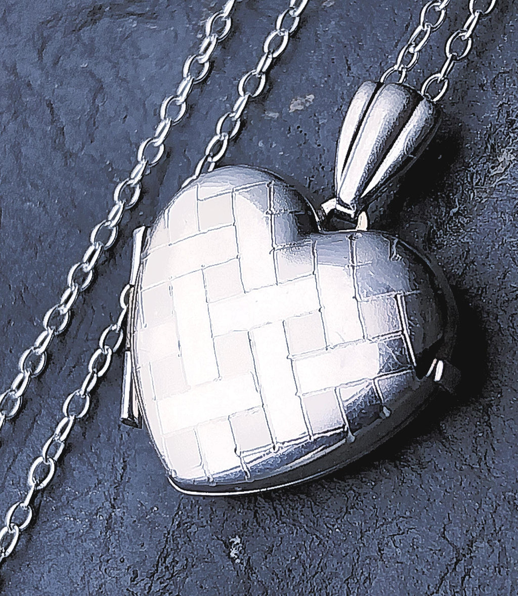 Sterling Silver Heart Locket - Small Criss Cross Pattern  on 18" Chain - 2.4g