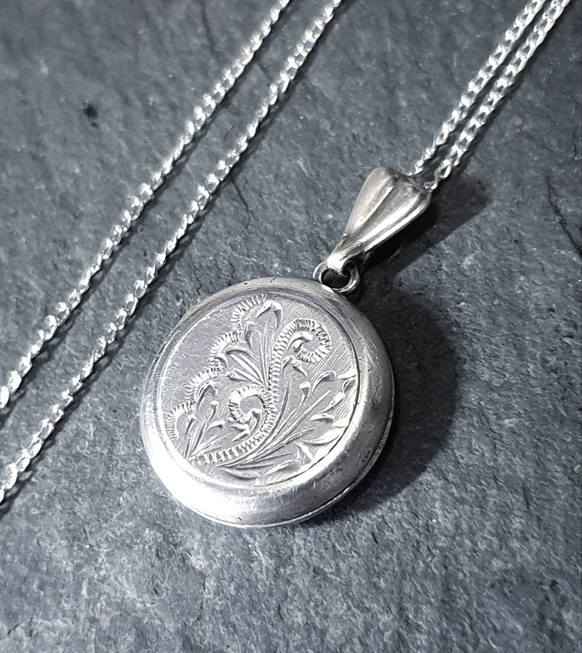 Edwardian Round Small LOCKET Hallmarked Silver on  16" Chain - 4.2g