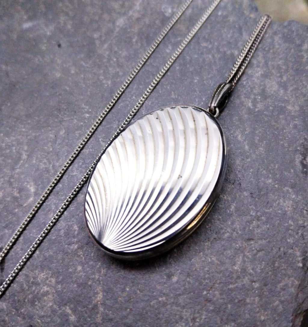 Vintage Georg Jensen SILVER LOCKET Necklace - Oval with Rays on 18" Chain - 9.2g