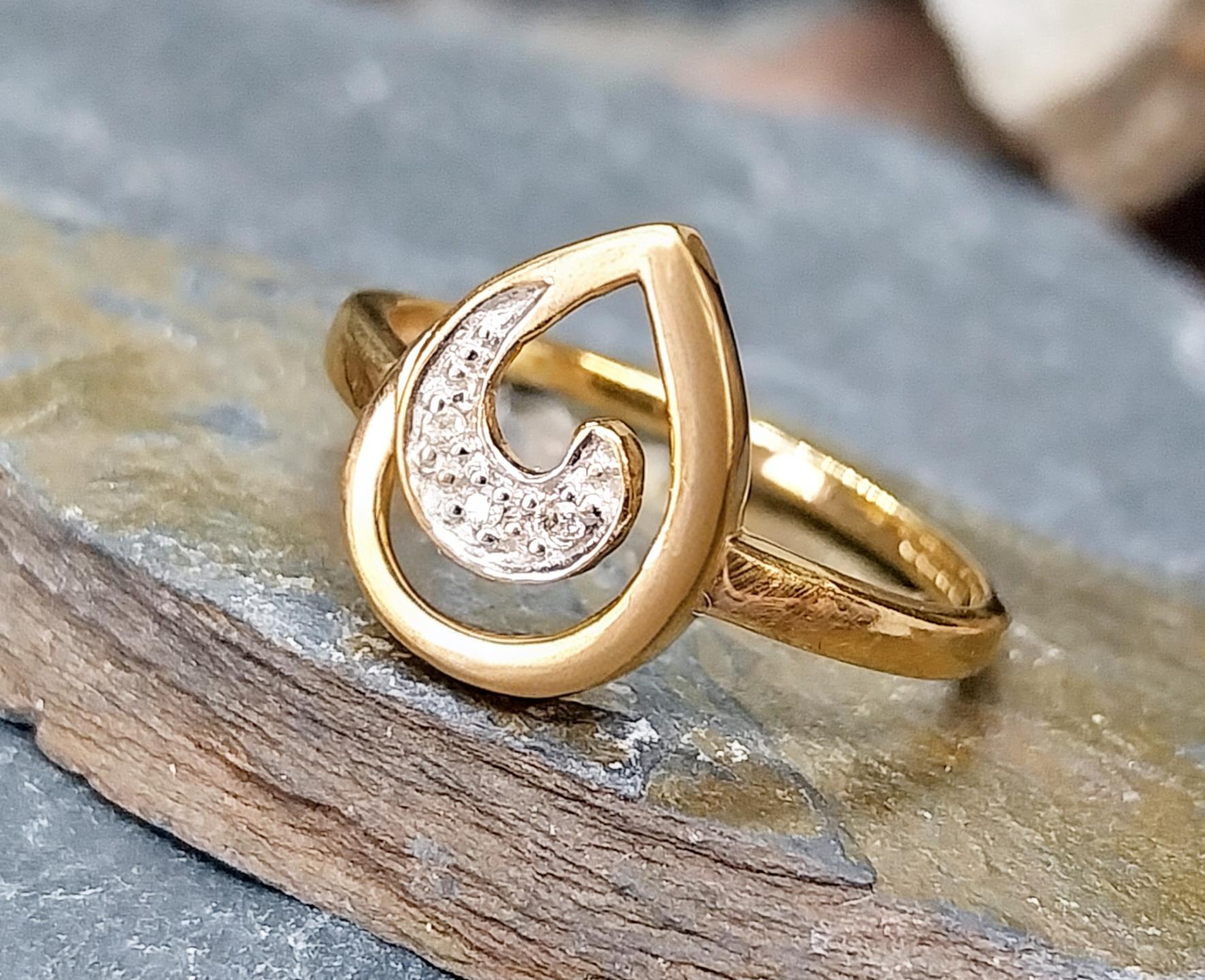 Vintage 9ct GOLD Teardrop Diamond RING - Size UK P 1/2 (us 8) - 1.9g