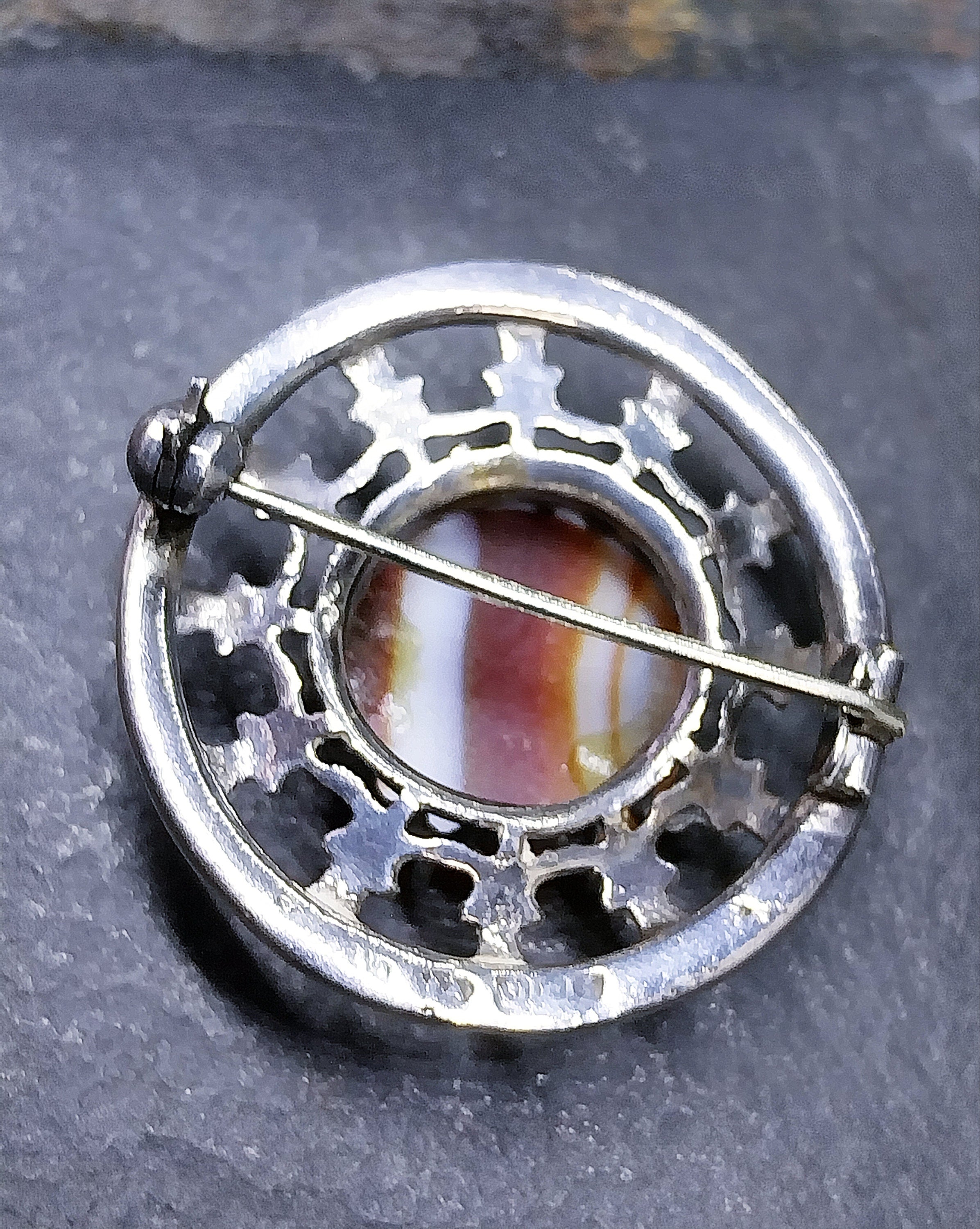 Robert Allison BROOCH - Striped Agate Scottish Silver Hallmarked c.1961 - 8.5g