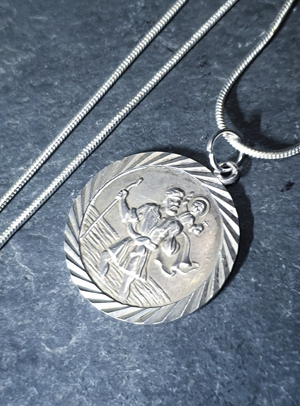 Vintage SILVER St Christopher Necklace Pendant Charm -  20" Chain - 8.8g