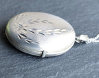 Vintage STERLING SILVER Oval LOCKET -Etched Flower with 18" Chain - 4.1g