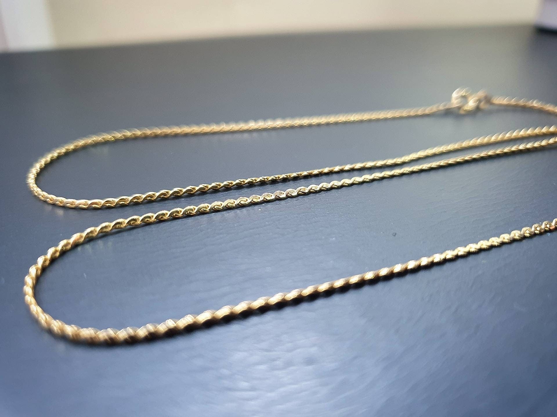 9ct GOLD Snake Style CHAIN Necklace - 18" Long - Hallmarked - 2.7g