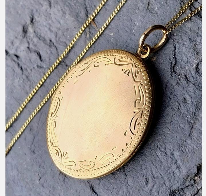 Large 9ct GOLD CELTIC SCROLL Locket Necklace on 20" Chain - 9.3g