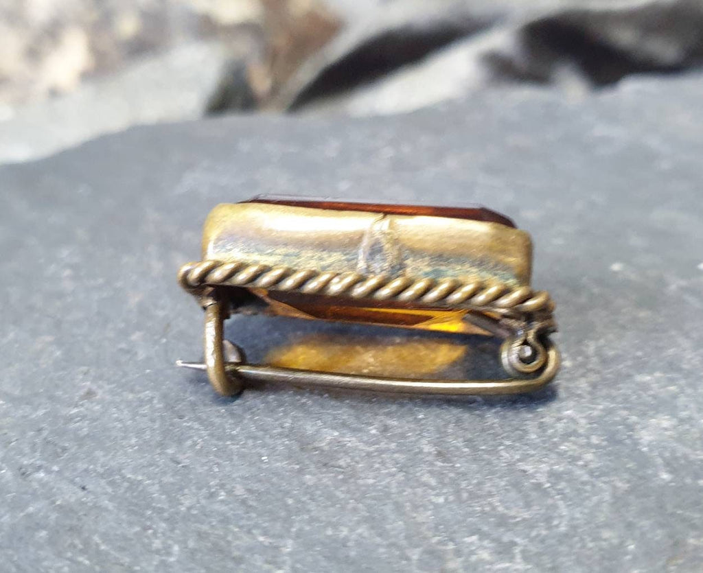 Antique VICTORIAN  BROOCH -  with Brandy Citrine Gemstone Pinchbeck Pin 6g