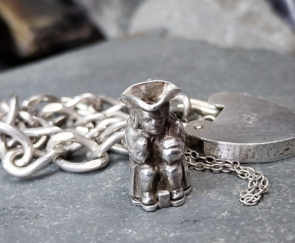 Vintage Silver CHARM BRACELET with Charm Opening Toby Beer Jug - 18.9g