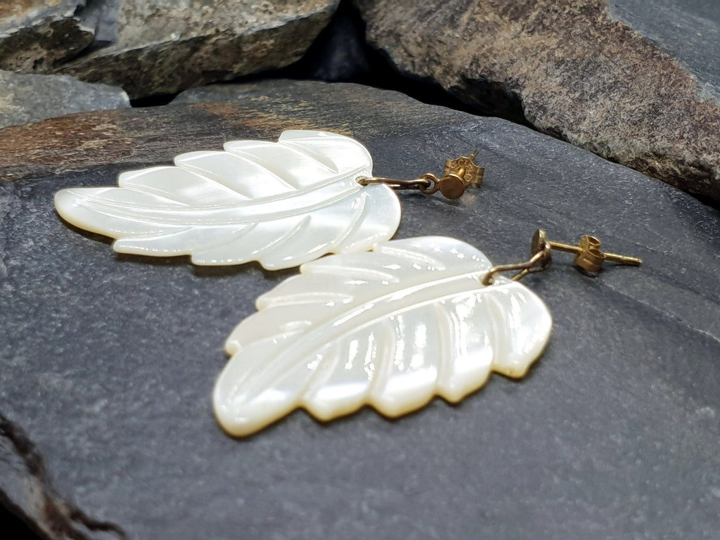 9ct Gold Mother of Pearl LEAF Drop EARRINGS - Vintage