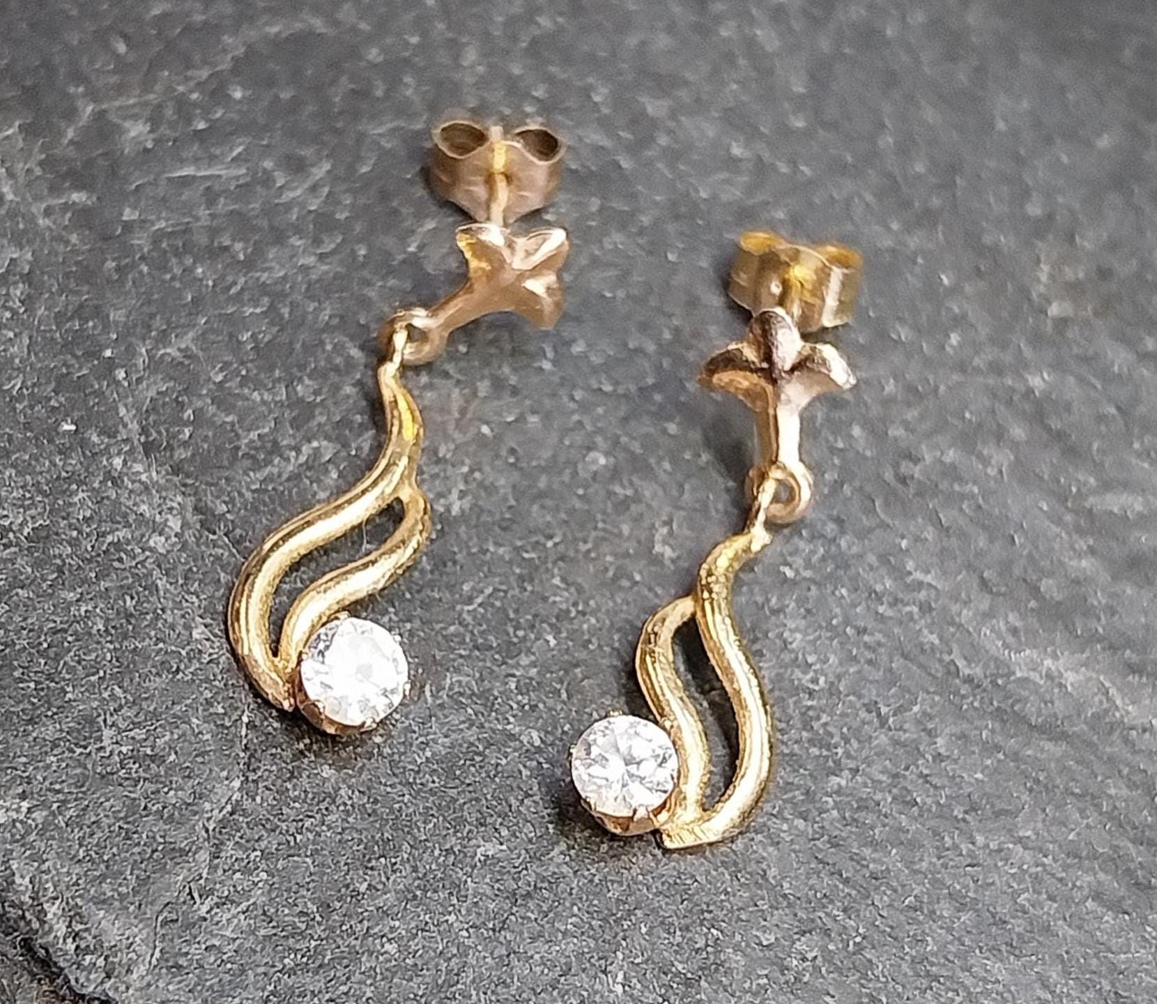 Vintage 9ct Gold Twist DROP EARRINGS - Dangling - 0.6g