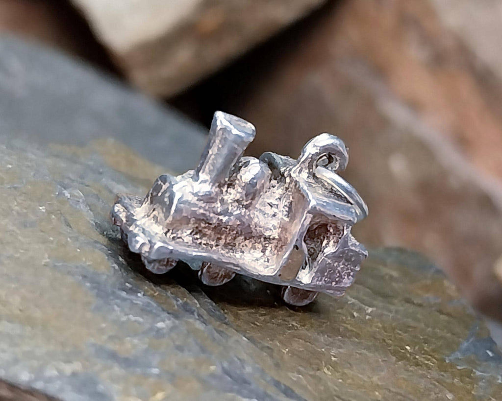 SILVER STEAM TRAIN Charm - Miniature Vintage model - 2.7g