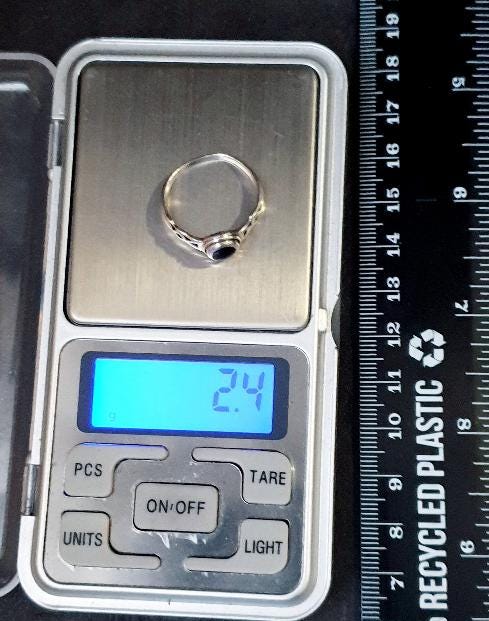 SILVER CELTIC RING - with Black Onyx stone - Size R (us size 8.5) - 2.4g