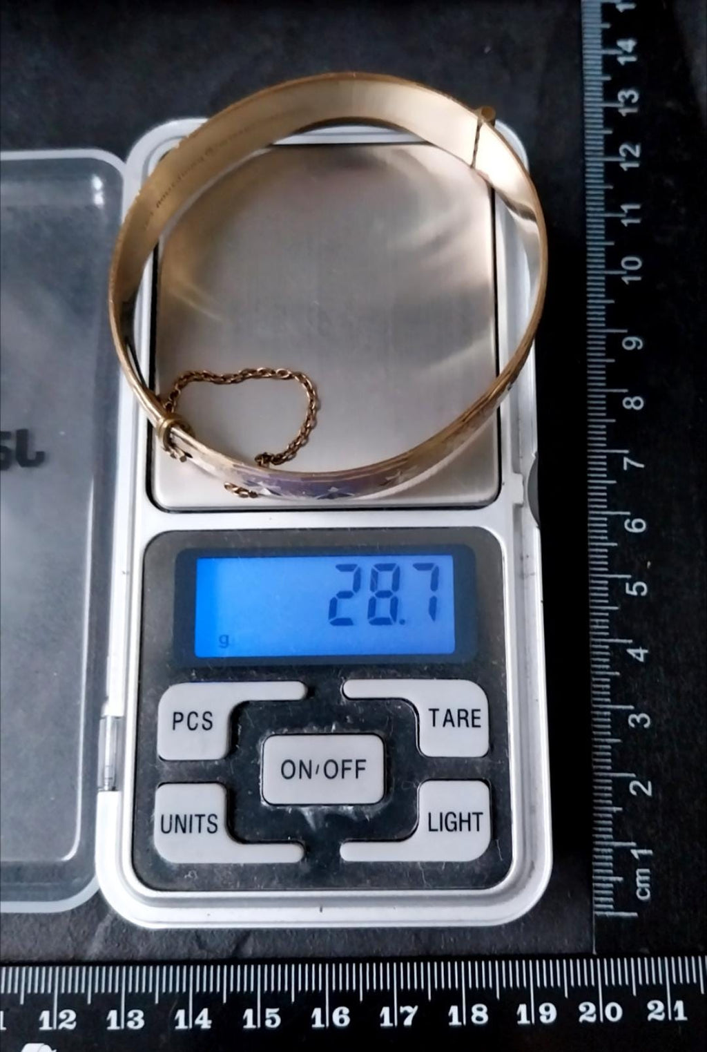 Vintage 9ct Rolled GOLD BANGLE Bracelet Wide with star pattern - 28.7g