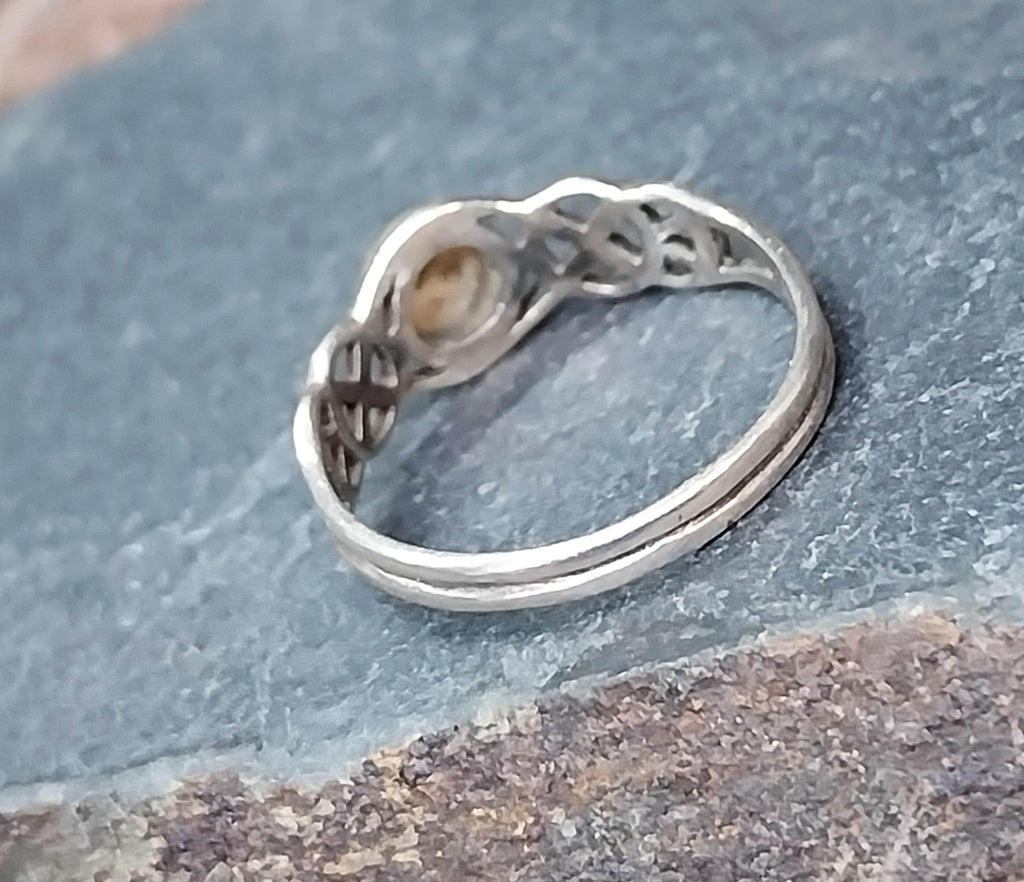 Vintage Mother of Pearl RING Sterling Silver Celtic Knot - Size uk m1/2 ( us 6.5) - 1.5g
