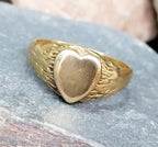 Vintage 9ct GOLD Heart Signet Ring - Size uk S (us 9) - 3.5g
