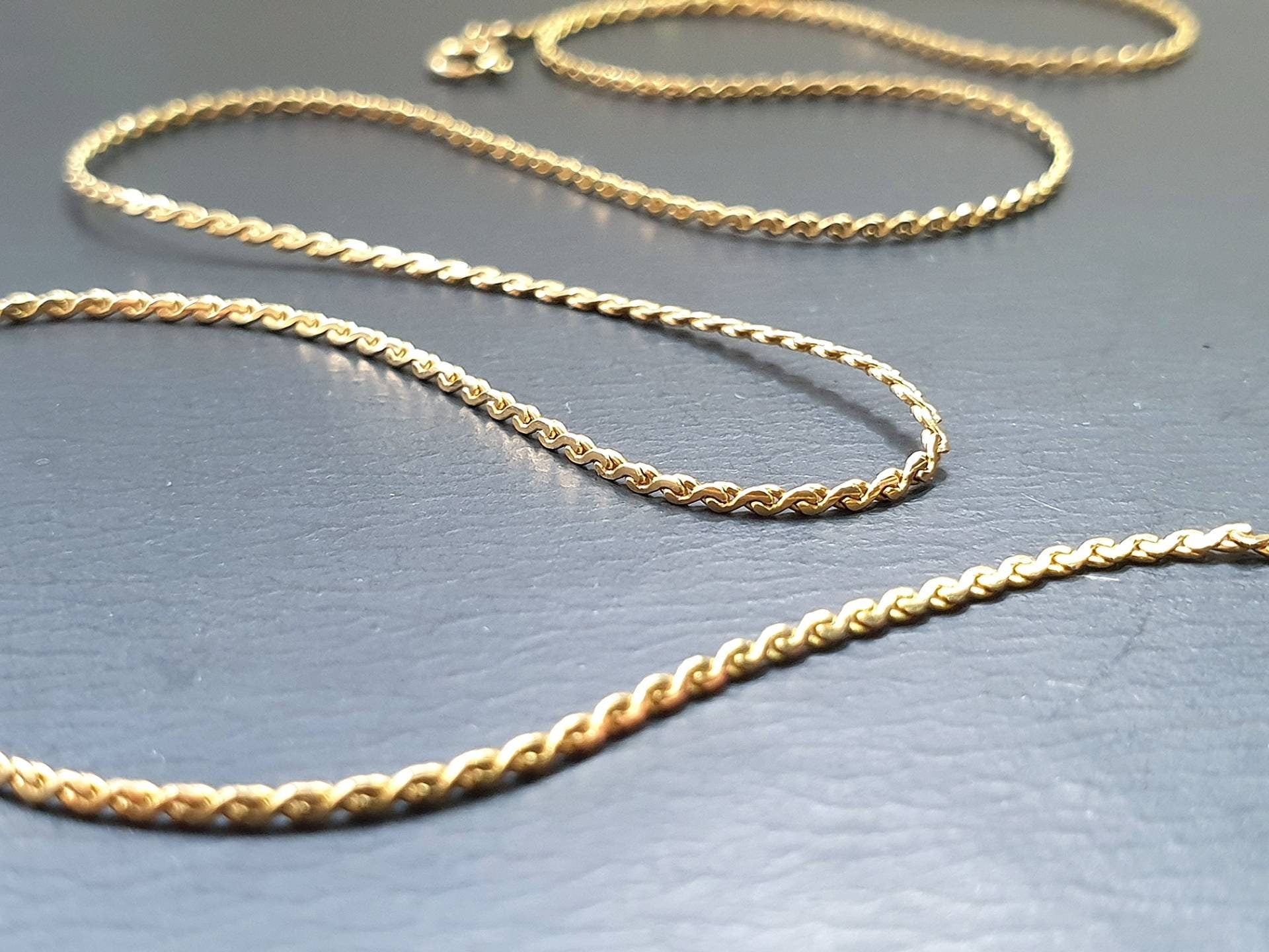 9ct GOLD Snake Style CHAIN Necklace - 18" Long - Hallmarked - 2.7g