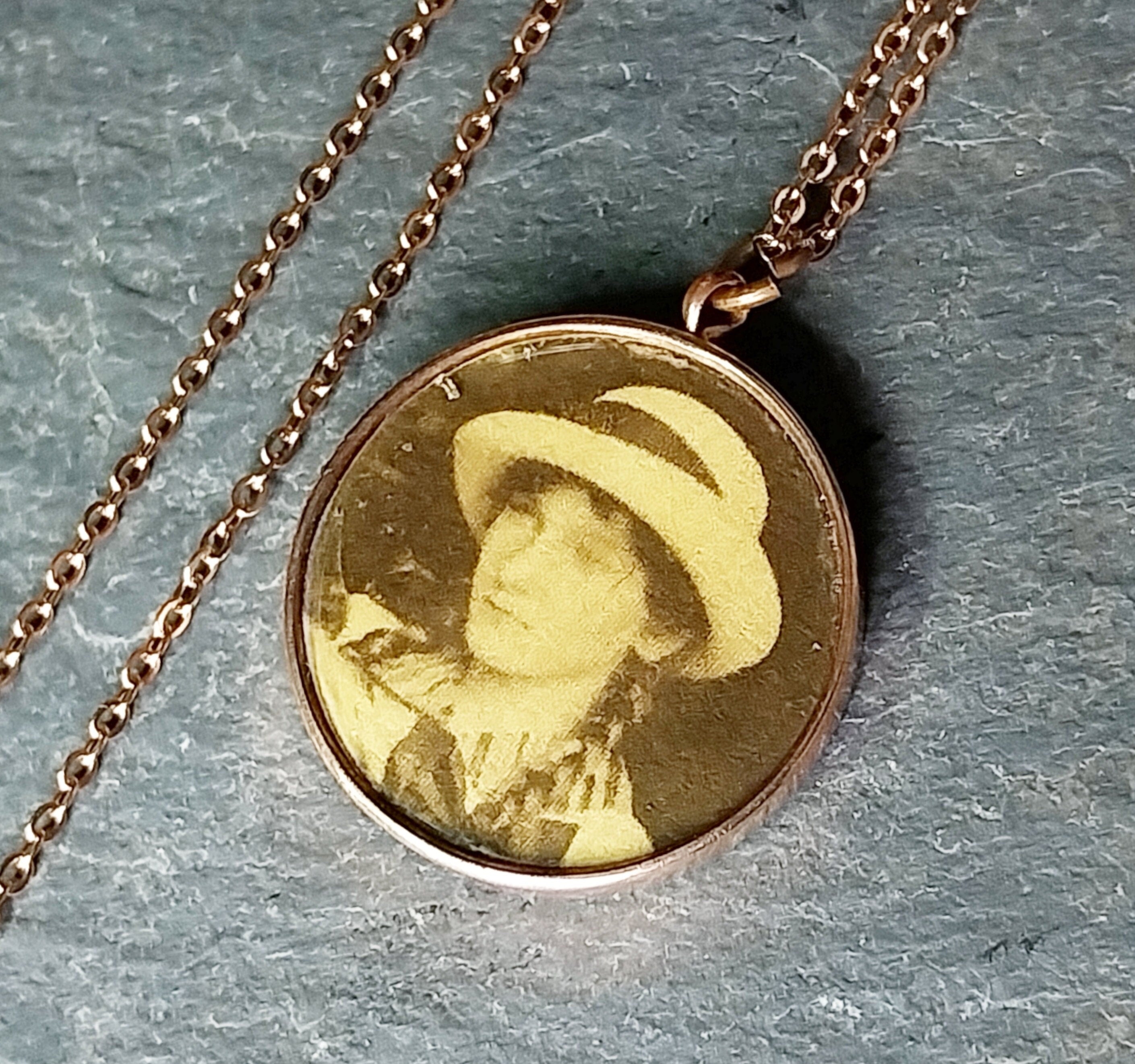 Victorian Photo Locket PENDANT - FOB - Pinchbeck Rose Gold on 18"chain - 8.2g