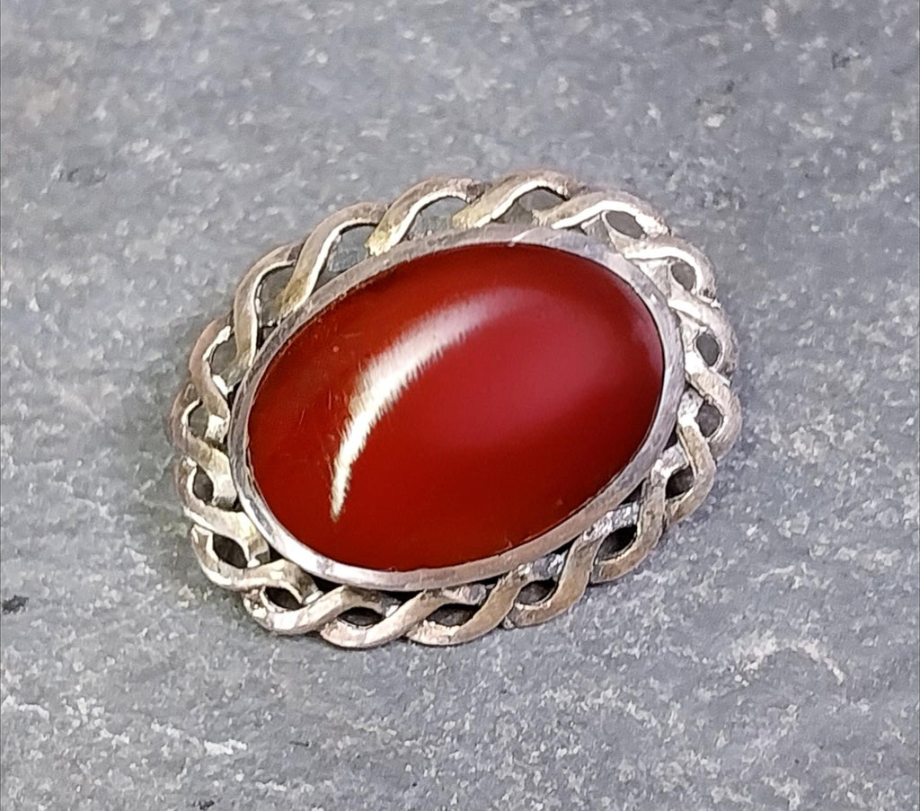 Vintage Sterling Silver Vibrant red Carnelian Brooch - 5.6g