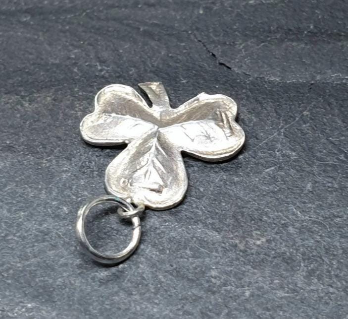 Silver CLOVER SHAMROCK Small CHARM with green enamel - Vintage  0.6g