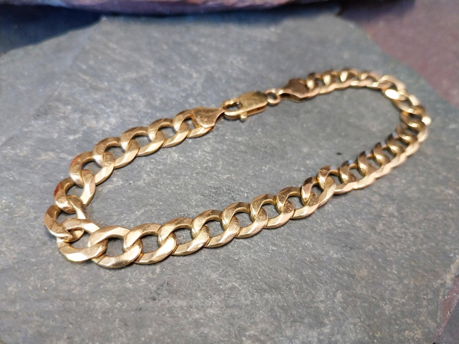 9ct GOLD CURB LINK Bracelet -Chunky 21.5cm - 15.4g