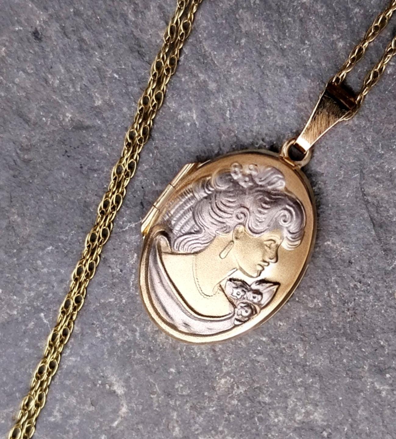9ct GOLD LOCKET Necklace with Cameo Lady on 18" Chain - 3.2g