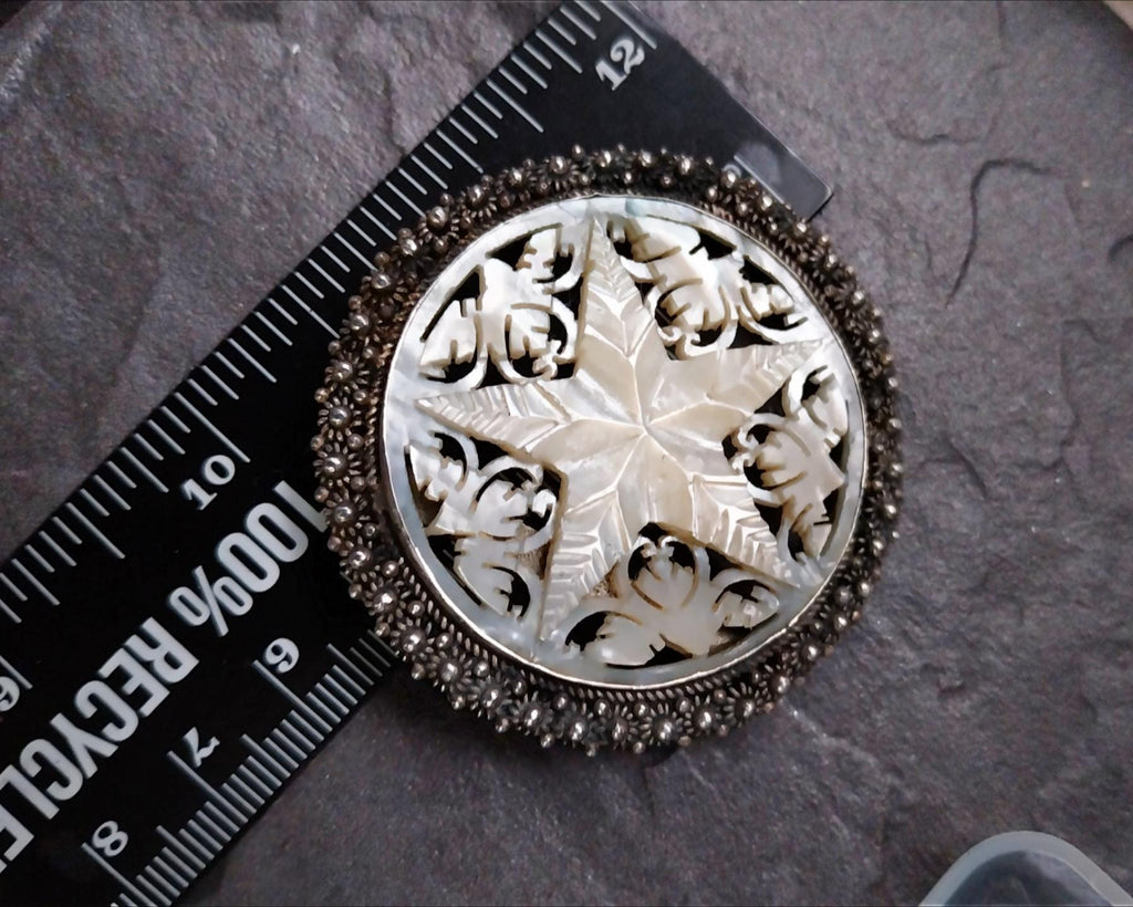 Large Vintage Sterling Silver and Mother of Pearl Christmas Star Brooch 17.2g