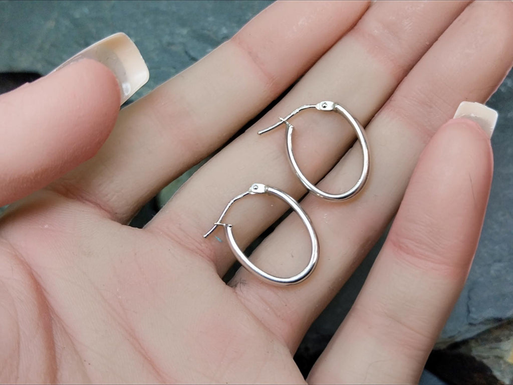 Vintage 9ct White Gold Medium HOOP EARRINGS - 20mm  - 1.2g