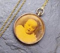 Antique 9ct Gold Photo Locket Pendant - Chester 1908 on 16" Chain - 4.5g