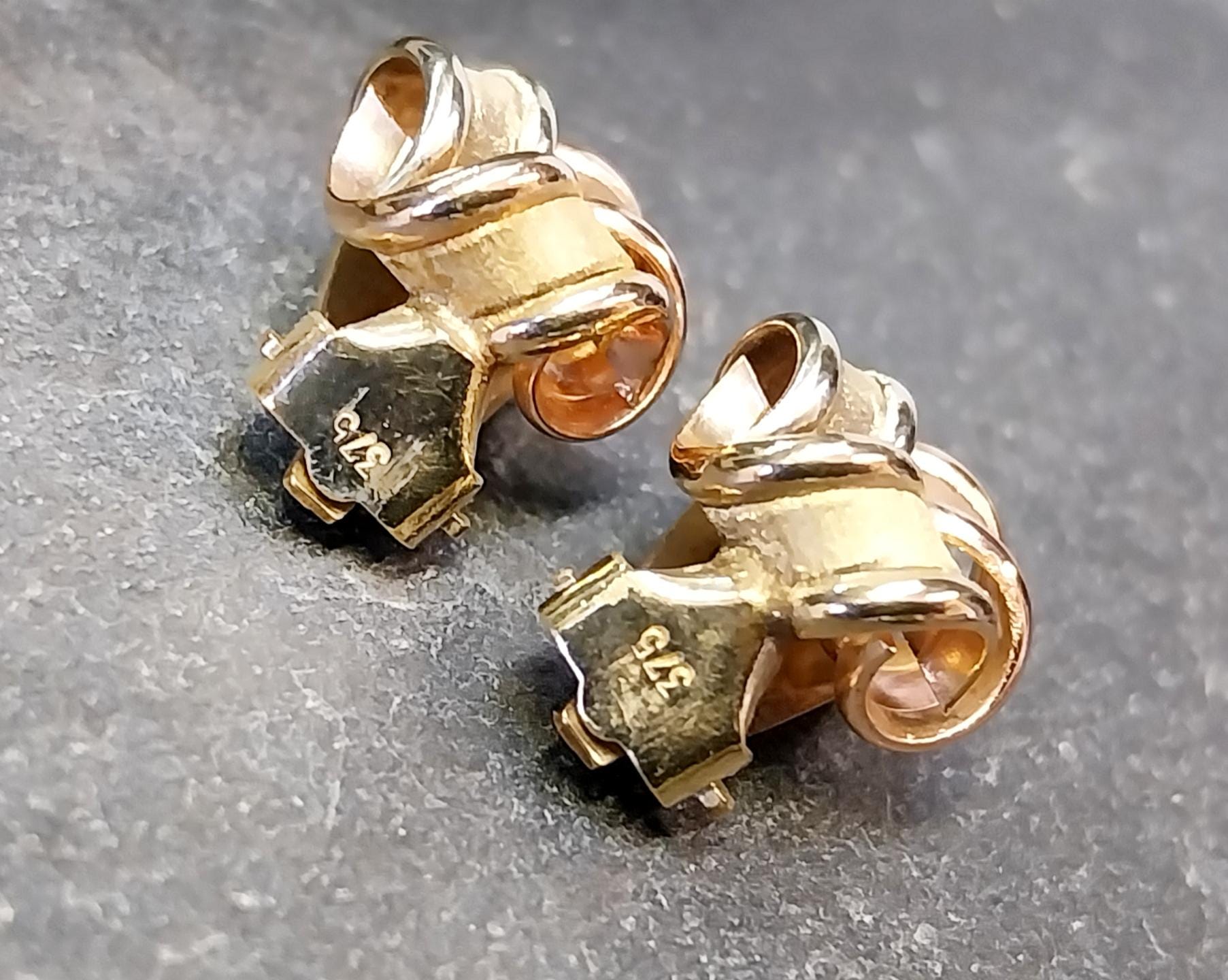 9ct Gold Frosted Ribbon Knot EARRINGS - Vintage Clip On - 4g