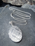 SILVER LOCKET with Criss Cross Deco design on 18" Chain - 10g
