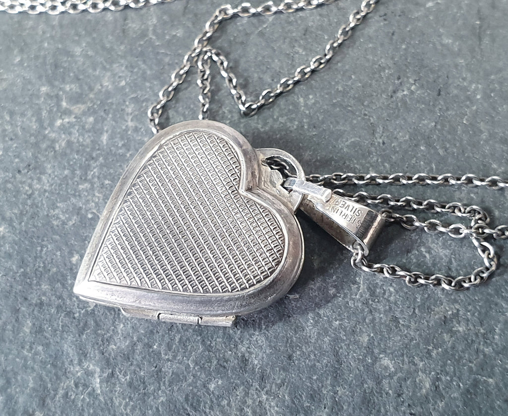 Vtg Sterling Silver Heart Locket -  Geometric Design on 19" Chain - 6.2g