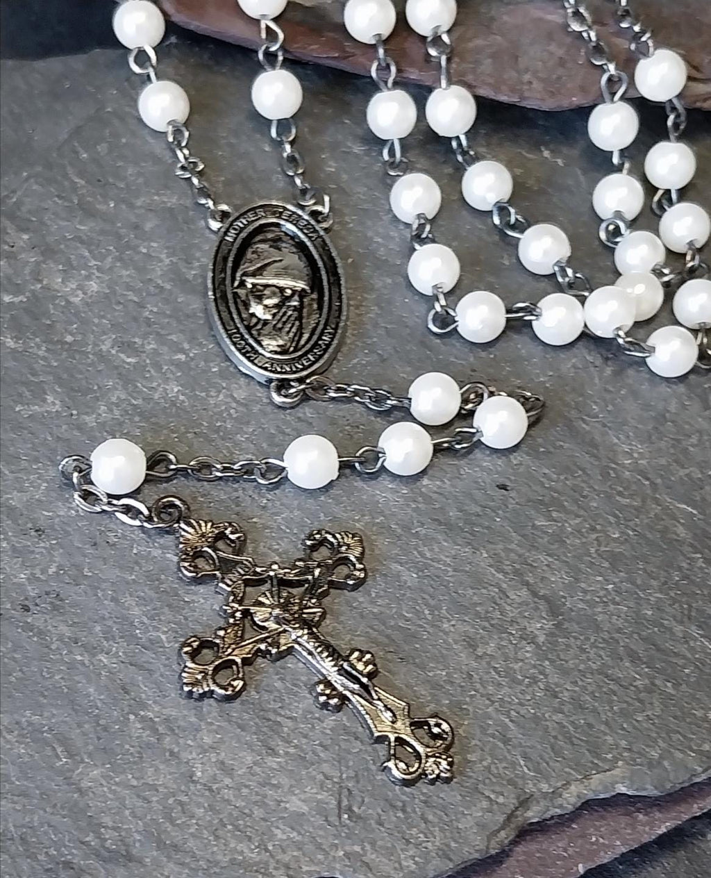 Vintage Milky White ROSARY Beads - Small Vintage Old Prayer Beads and crucifix - 28" 17g