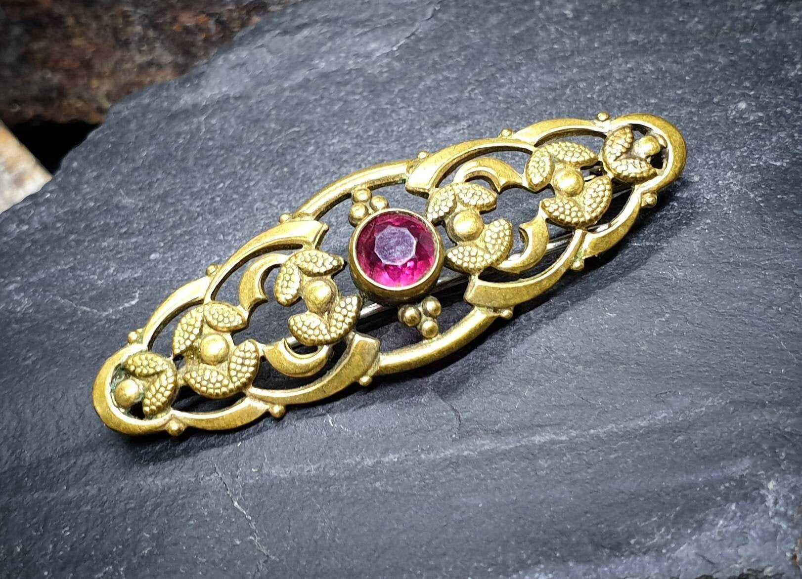 ANTIQUE Pinchbeck Brooch with Pink Cranberry Glass Gemstone - Edwardian 5.8g