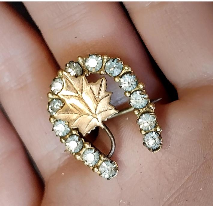 Antique HORSESHOE BROOCH - 9ct Gold Maple Leaf with Paste Stones 3.5g
