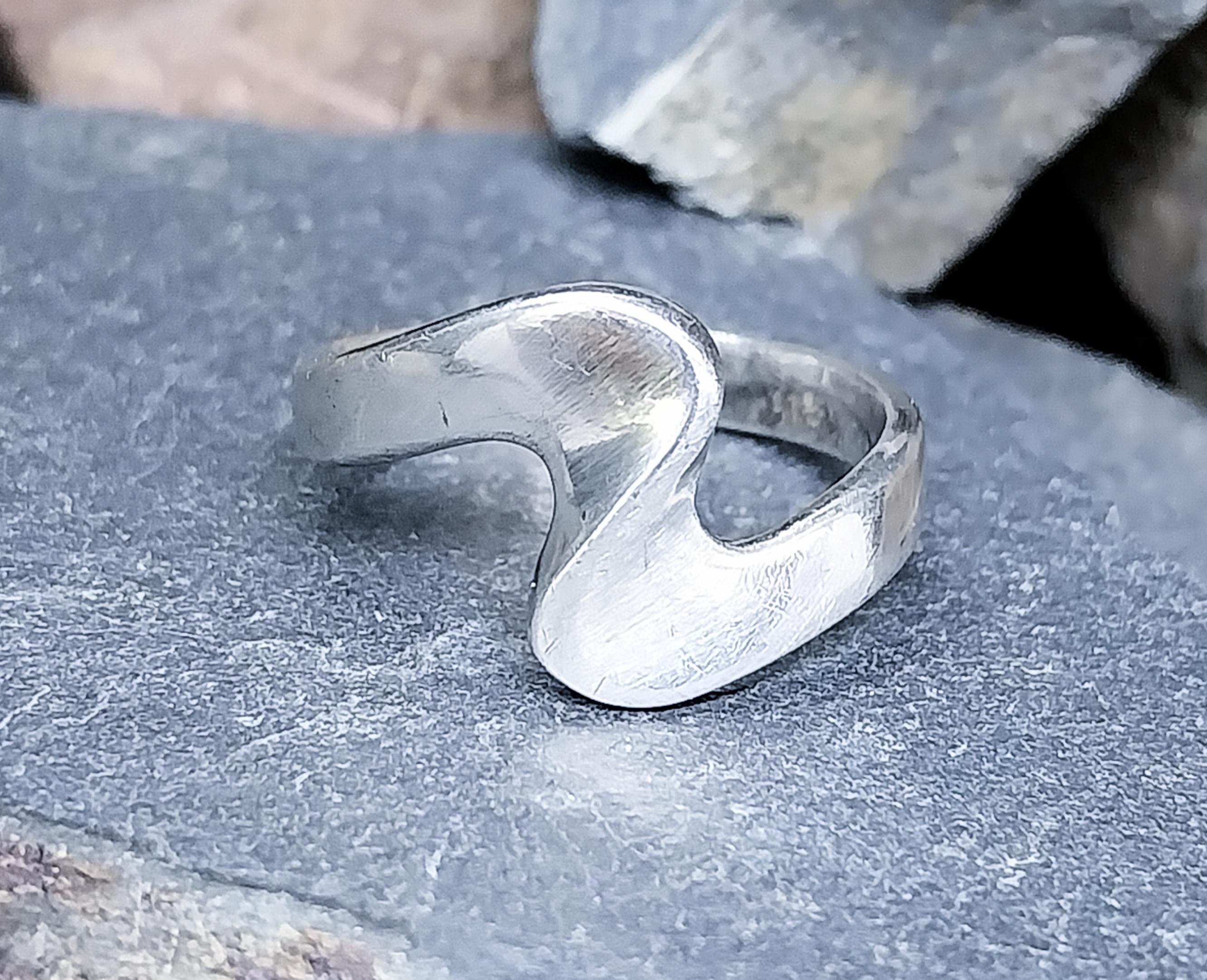 Sterling Silver Swirl Ring - uk size P (Us 7.5) - 3.7g