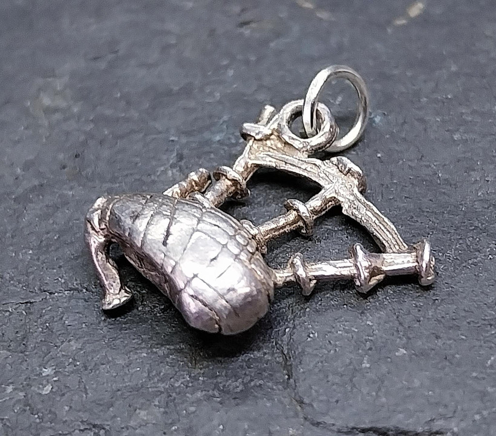Vintage SILVER SCOTTISH BAGPIPES Charm - for Bracelet - 2.1g