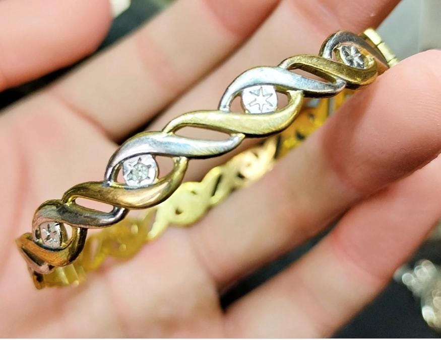 Vintage 9ct Rolled GOLD BANGLE - Weave Twist with Stars - 10.5g