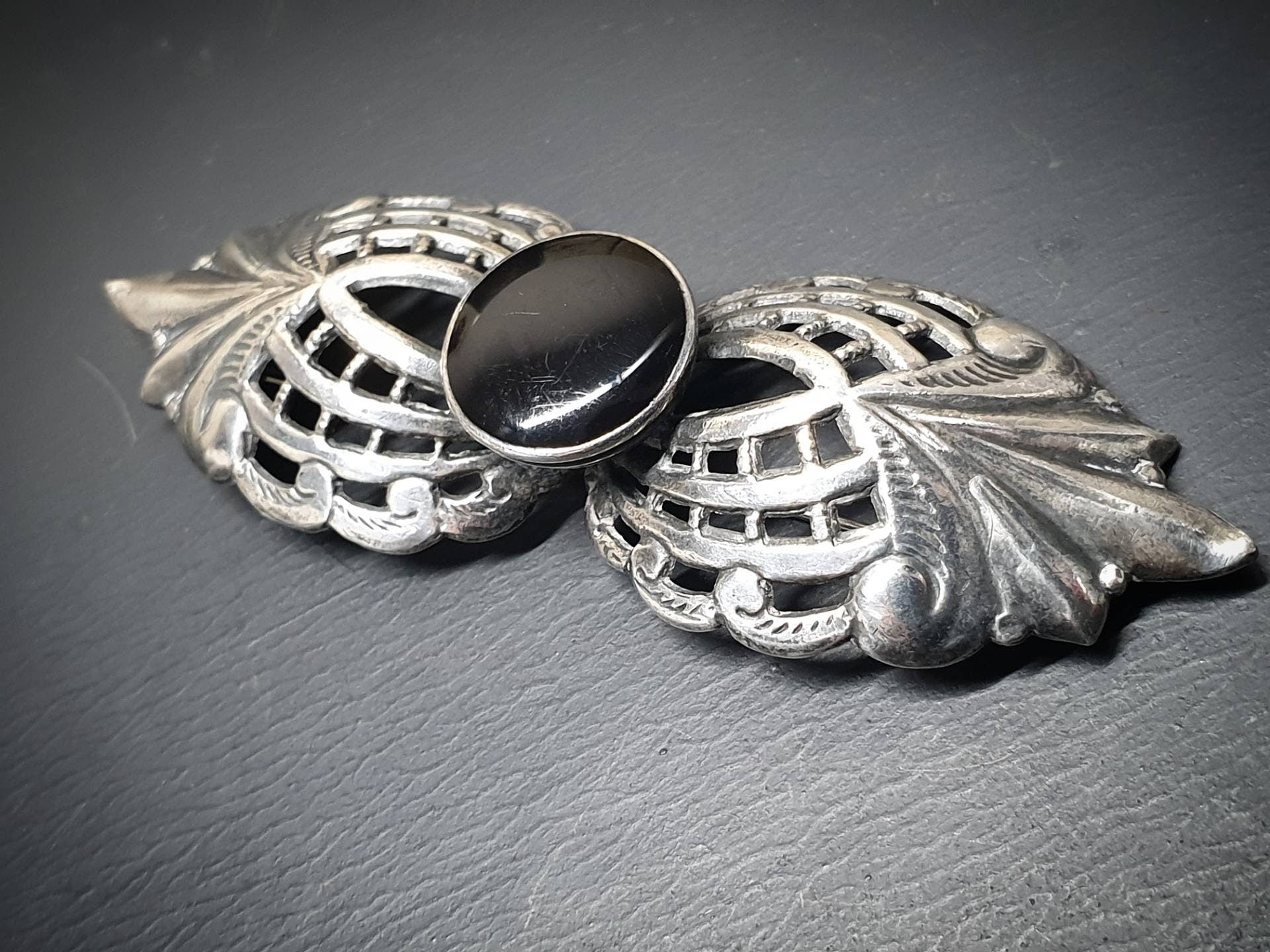 Vintage SILVER & ONYX BROOCH - Winged Design - 9.9g