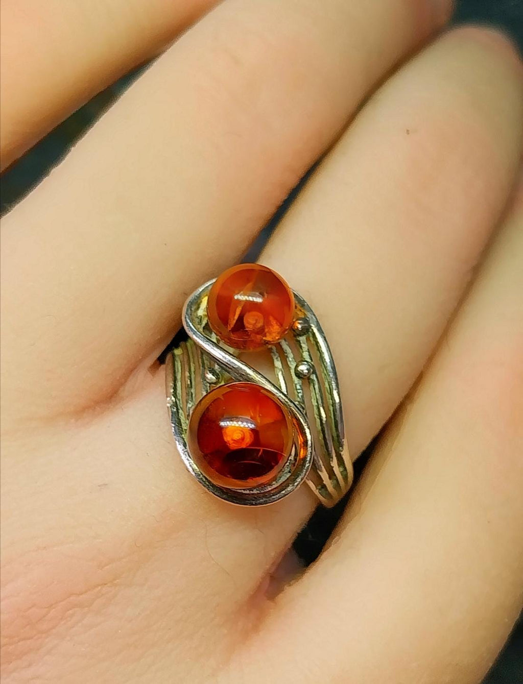 Sterling SILVER AMBER RING - Honey Amber - Size uk M 1/2 (6.5) - 3.2g