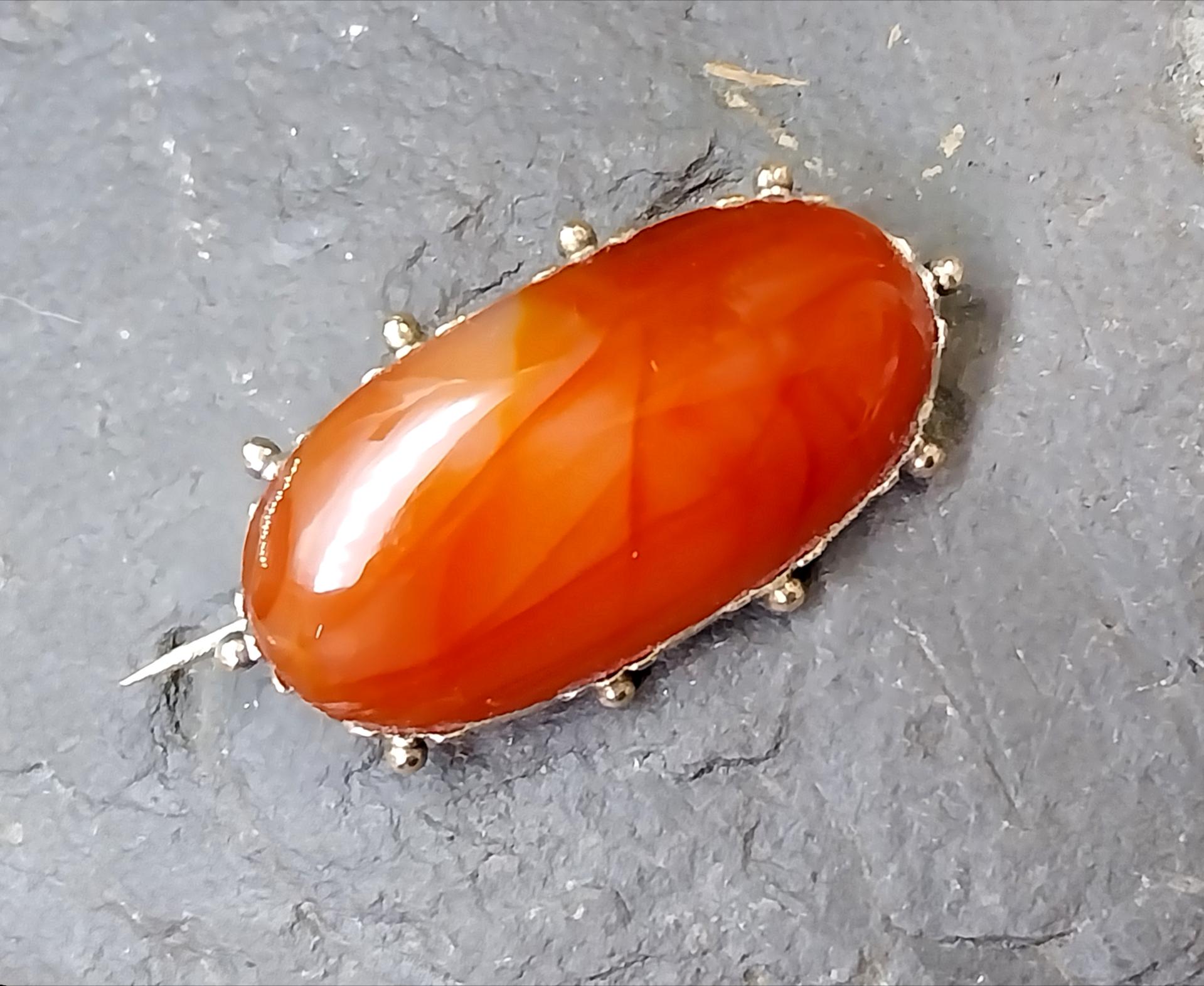 Antique 9ct GOLD CARNELIAN BROOCH - Victorian, Georgian - 5g