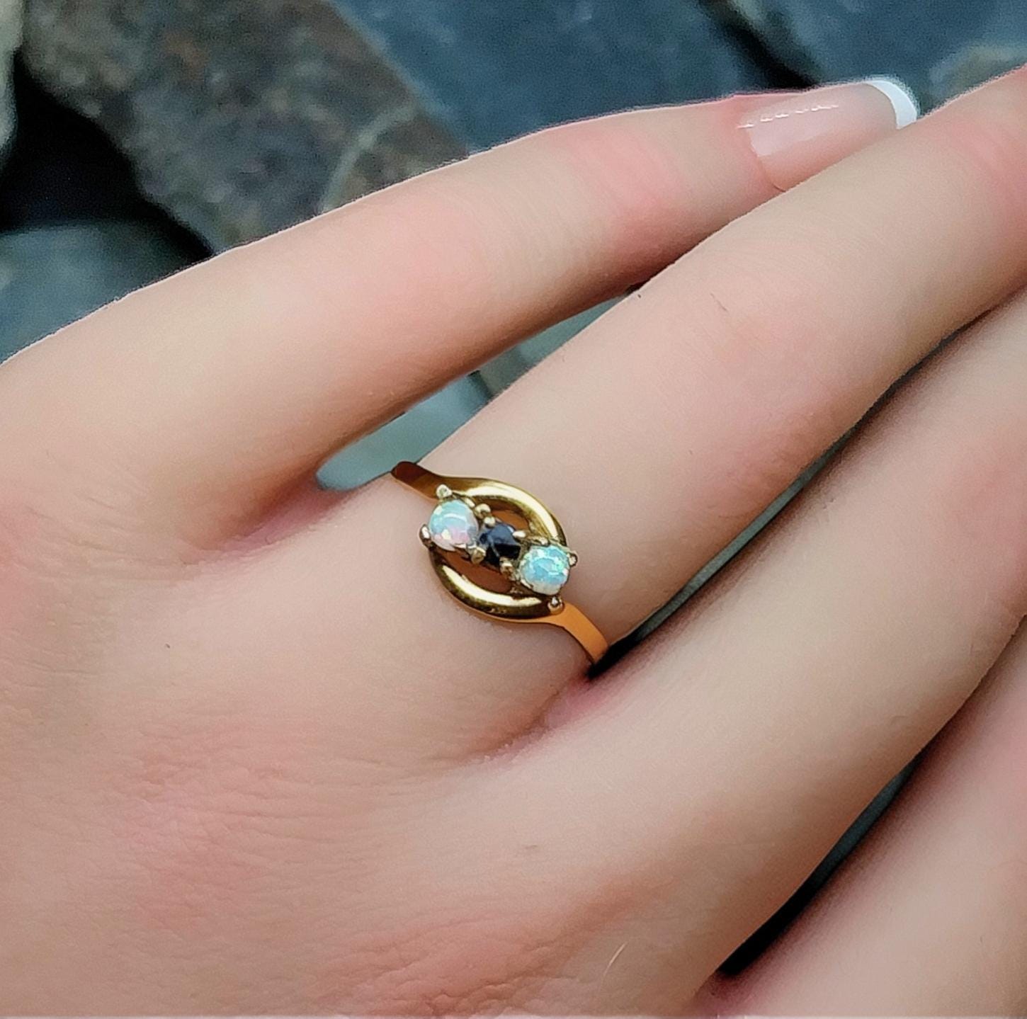 9ct GOLD Fire Opal & Sapphire Ring - Size uk L 1/2 (us 6) - Hallmarked - 1g