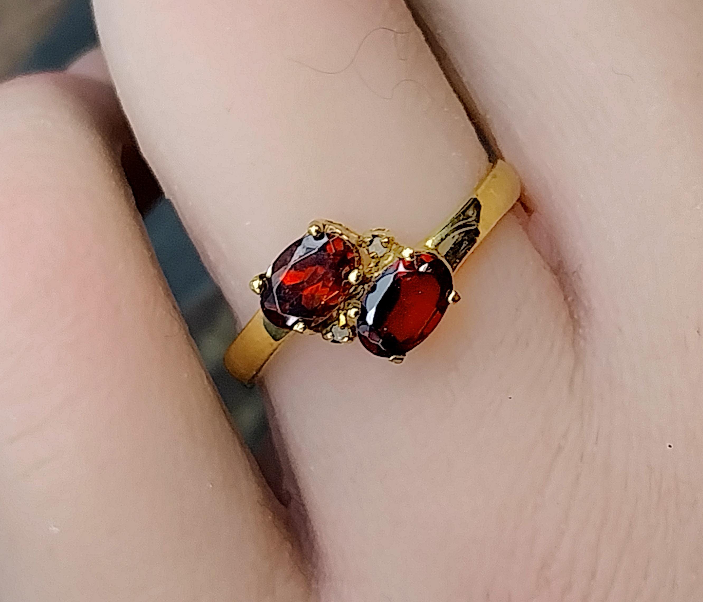 Vintage 9ct GOLD Opal & Red Gemstone Ring - Size uk P 1/2 (us 8) - Hallmarked - 1.5g