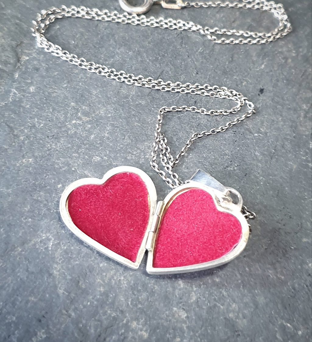 Vtg Sterling Silver Heart Locket -  Geometric Design on 19" Chain - 6.2g