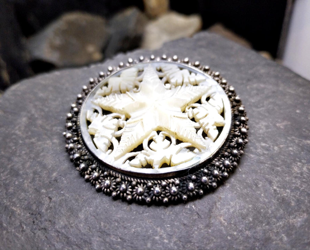 Large Vintage Sterling Silver and Mother of Pearl Christmas Star Brooch 17.2g