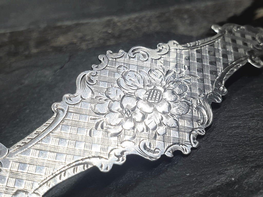 Victorian SILVER BROOCH - Antique Floral Bouquet Design - 8.8g